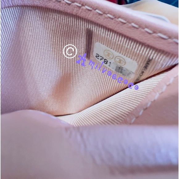 Brand new 19s pink iridescent ID card holder - Picture 4 of 5